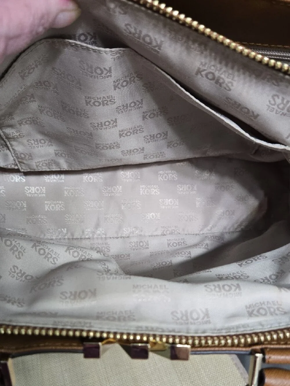 Michael Kors Set - Picture 9 of 16